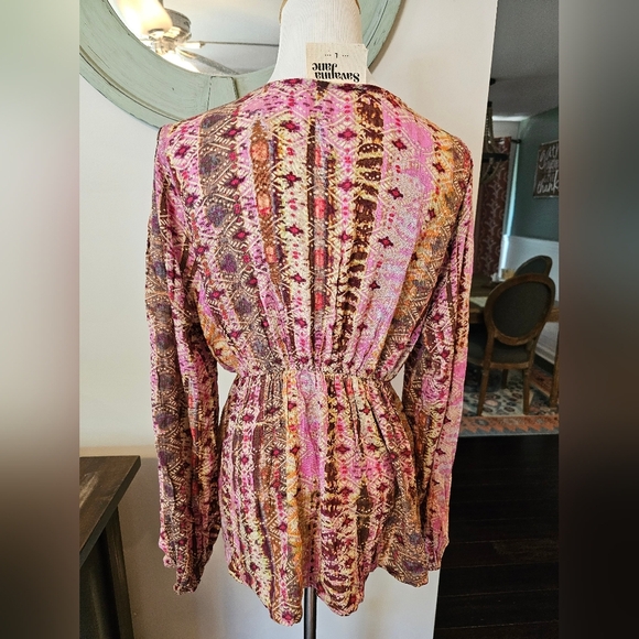 Savanna Jane Size Large Rayon V-neck Flowy Long Sleeve Top. Tribal Print - Picture 4 of 9